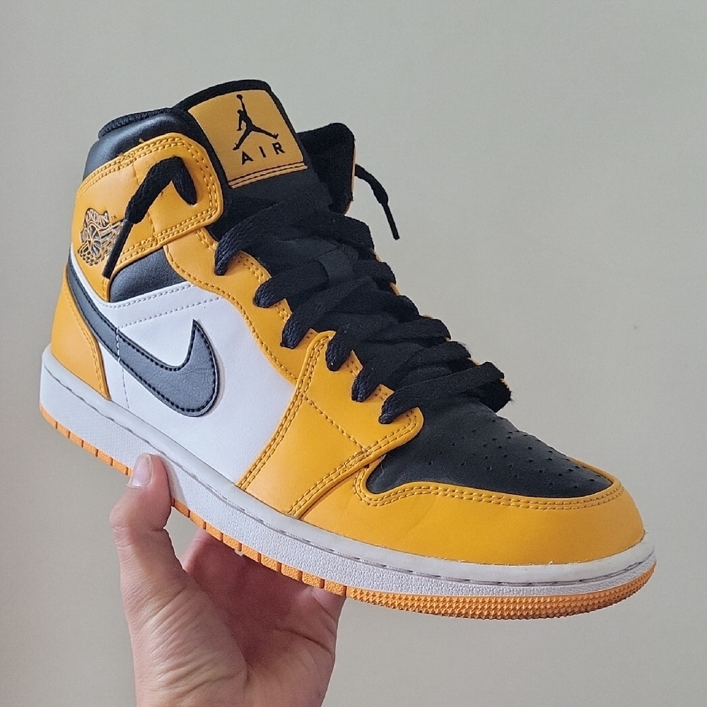 Jordan 1 Mid Taxi